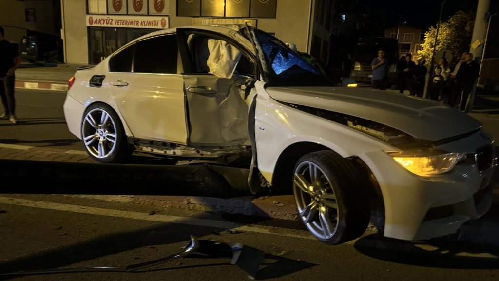 Moskova’da bir araç otobüs durağına daldı: 2’si çocuk 5 kişi yaralandı