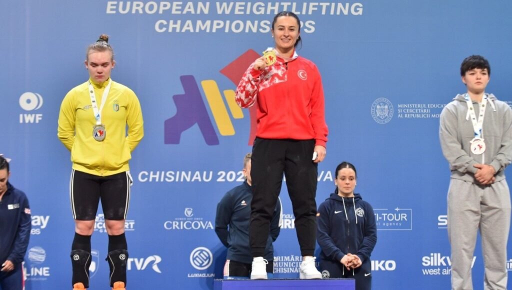 Aysel Özkan Avrupa Halter Şampiyonası’nda Avrupa İkincisi