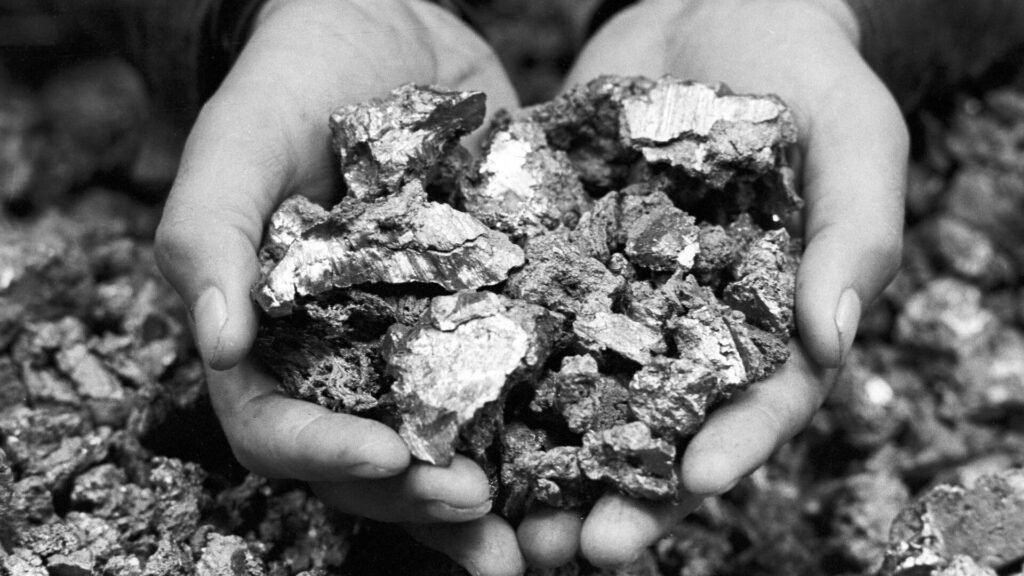 Batı basını: Ukrayna’daki minerallerin çıkarılması milyarlarca dolarlık yatırım gerektirecek