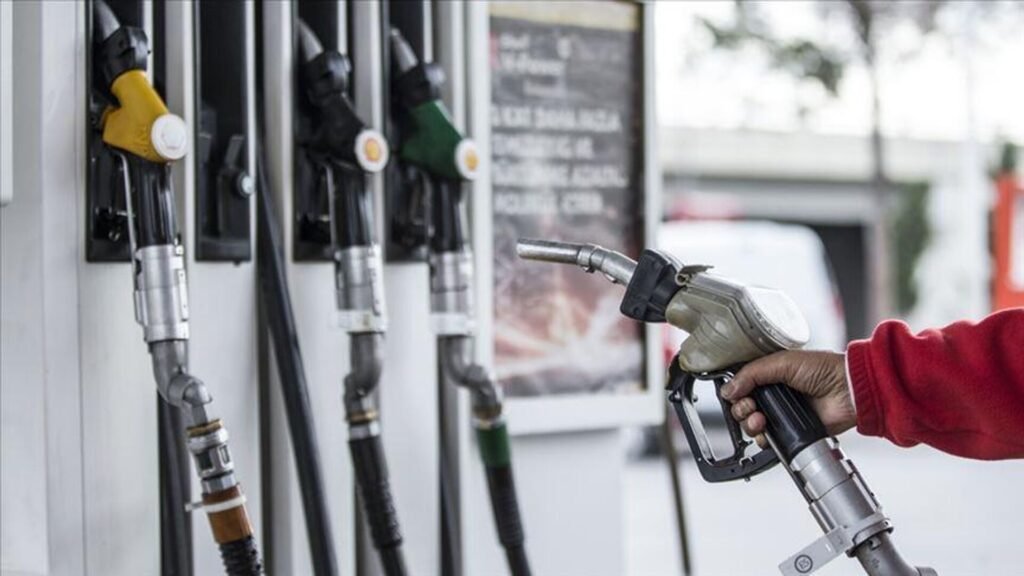Benzine peş peşe indirim sonrası zam geliyor: Akaryakıt fiyatları yarın değişecek