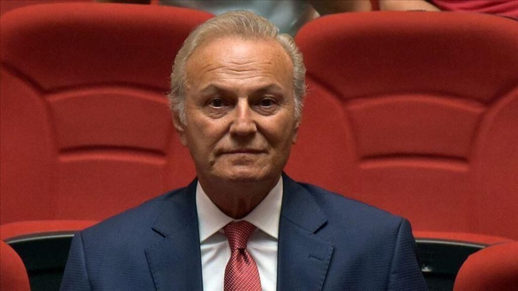 Bir süre önce kanseri yenen usta oyuncu Ediz Hun, vasiyetini açıkladı