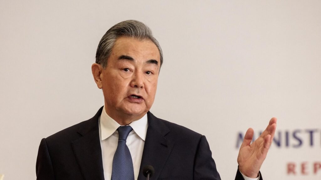 Çin Dışişleri Bakanı Wang: Rusya ve ABD, ilişkileri normalleştirmek için ilk adımı attı