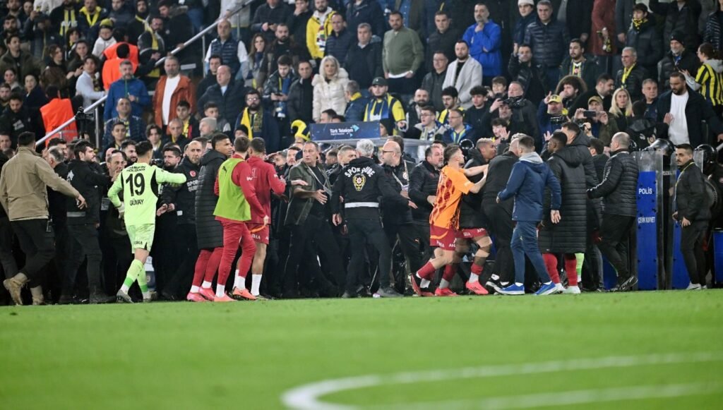 Derbide taşkınlık yapan 43 kişi hakkında işlem başlatıldı