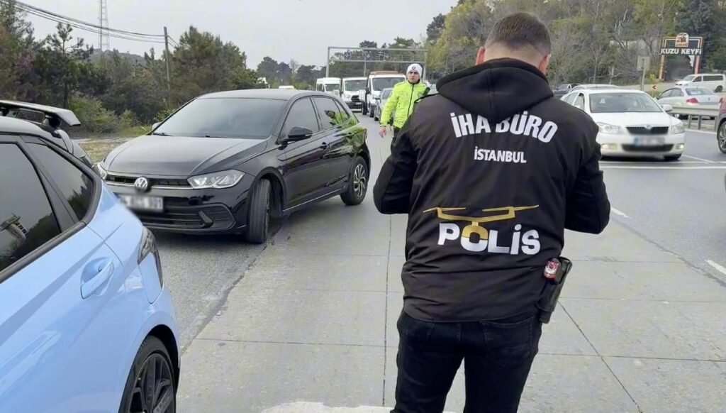 Emniyet şeridini ihlal etti, suçu yolda buldu