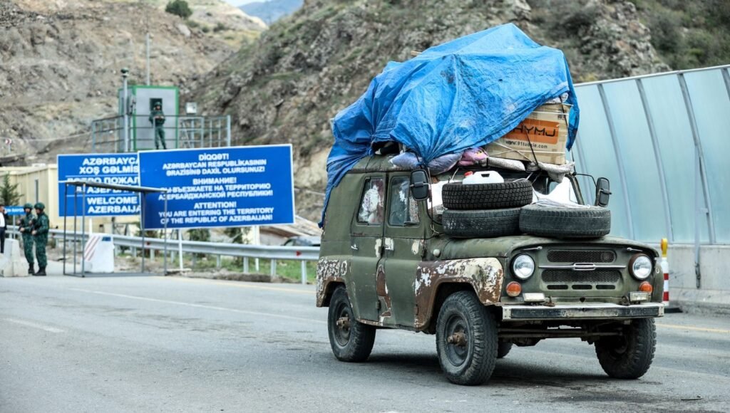 Ermenistan askerleri Azerbaycan mevzilerine ateş açtı
