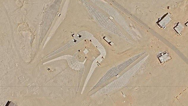 Google Haritalar görüntüledi: Giza Piramidi yakınlarında gizemli bölge