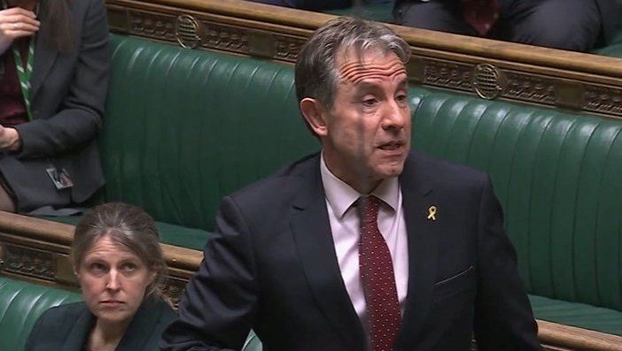 İngiliz vekile çocuk istismarı suçlaması: Gözaltına alındı