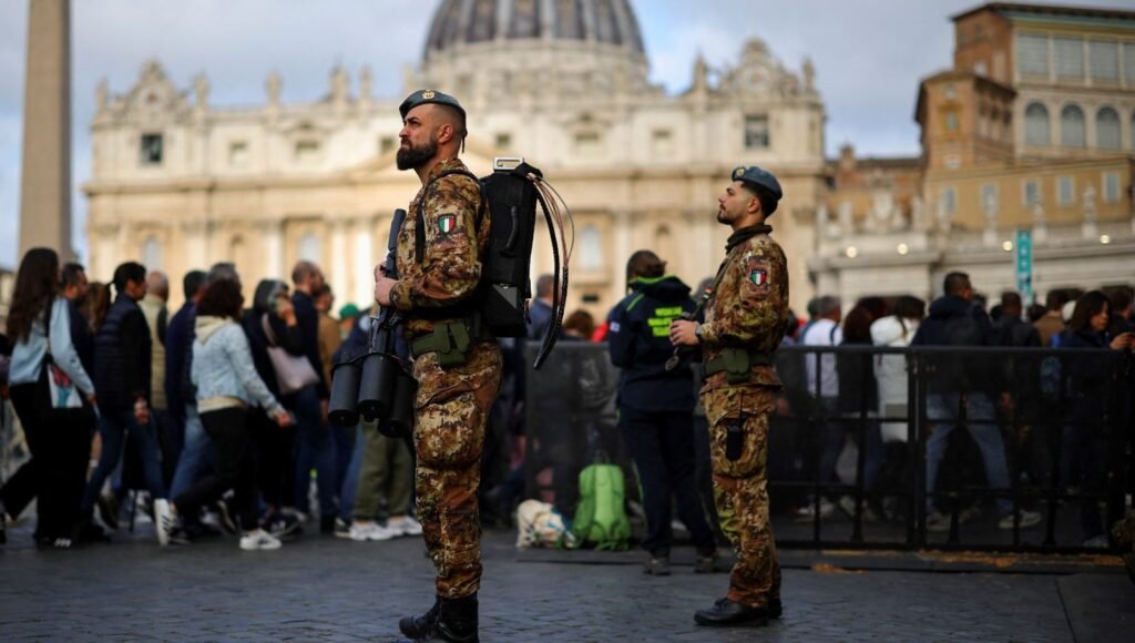İtalya yılın cenazesine hazırlanıyor: “Vatikan kaleye dönüştürüldü”