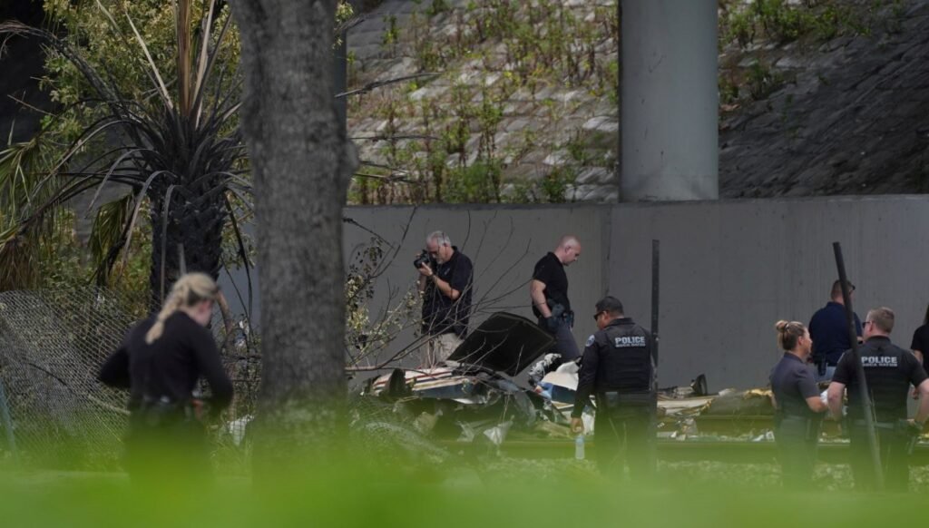 New York’ta küçük uçak düştü: 1 ölü