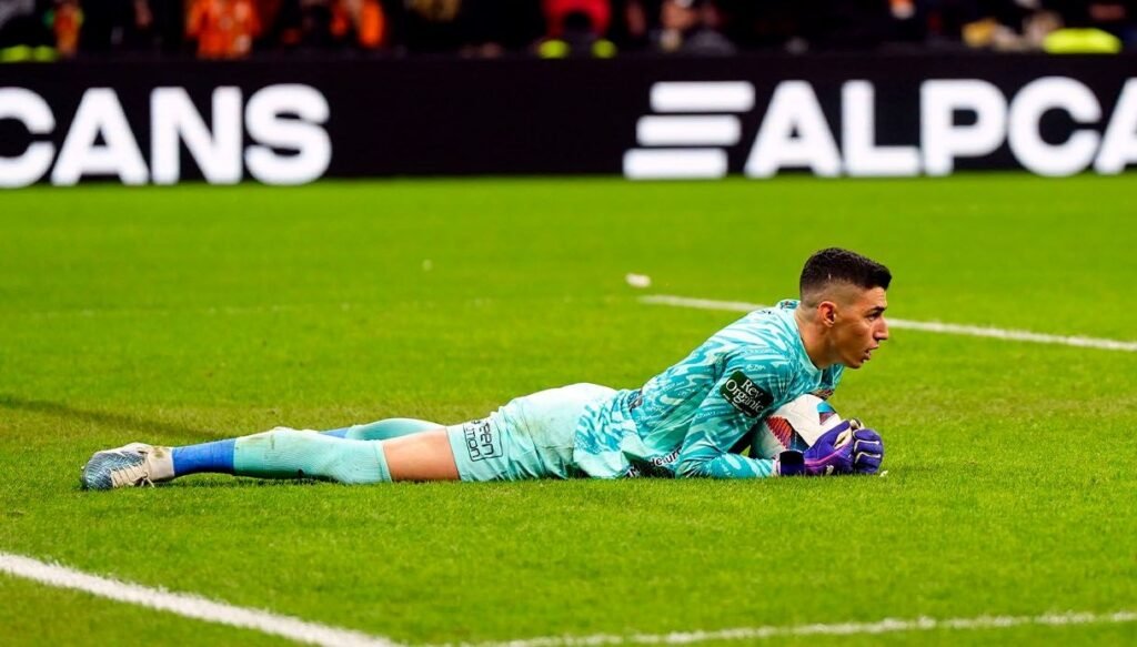 Premier Lig devleri Berke Özer’i izlemeye geldi