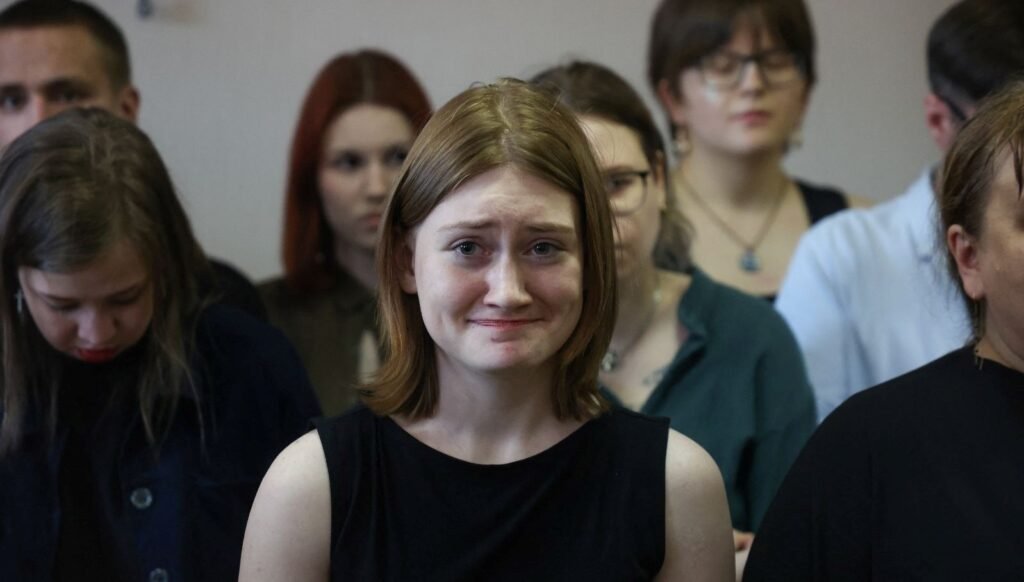 Savaş karşıtı 19 yaşındaki Rus aktivist Darya Kozyreva’ya hapis cezası