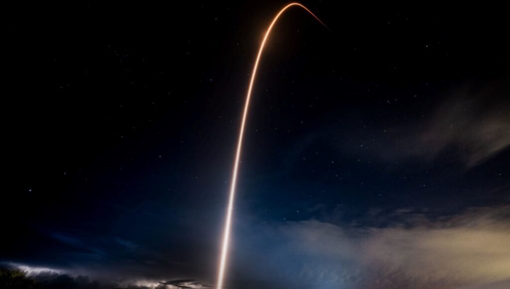 SpaceX’ten bir ilk: Kutup yörüngesine insanlı uzay uçuşu