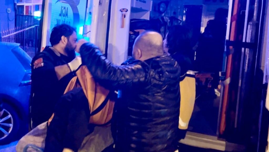 Tartıştığı babasını silahla vurdu