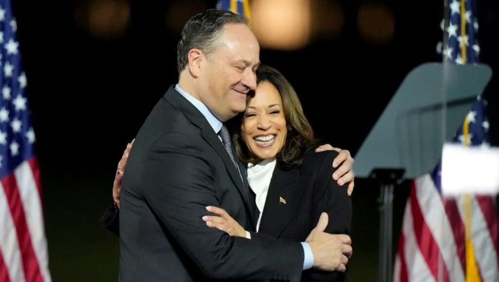 Trump, Kamala Harris’in eşini kovdu