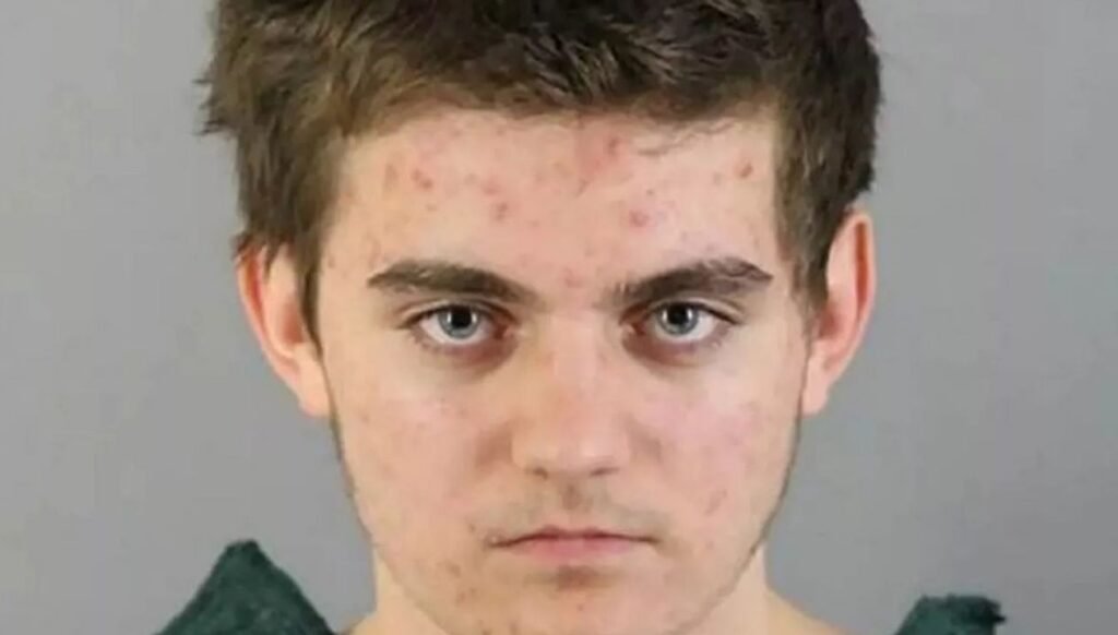 “Trump’a suikast için” annesini ve üvey babasını öldürdü