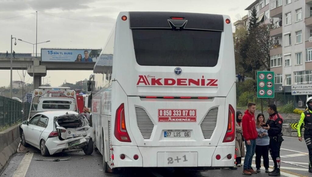Üsküdar’da zincirleme trafik kazası: 3 yaralı
