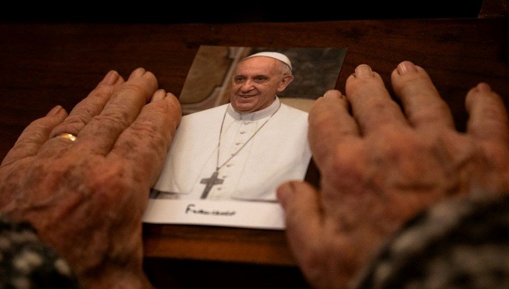 Vatikan’da yas dönemi: Papa’nın mezarı ziyaretçi akınına uğruyor