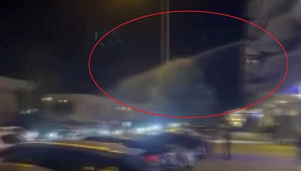 Yüksek sesle müzik açan sürücülere balkondan su sıktı