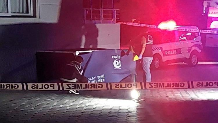 10. kattan düşen yaşlı adam hayatını kaybetti