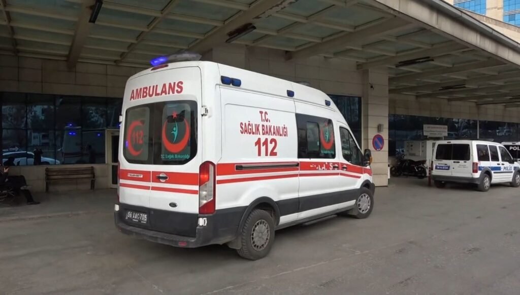 10 metre yükseklikten düşen inşaat işçisi can verdi