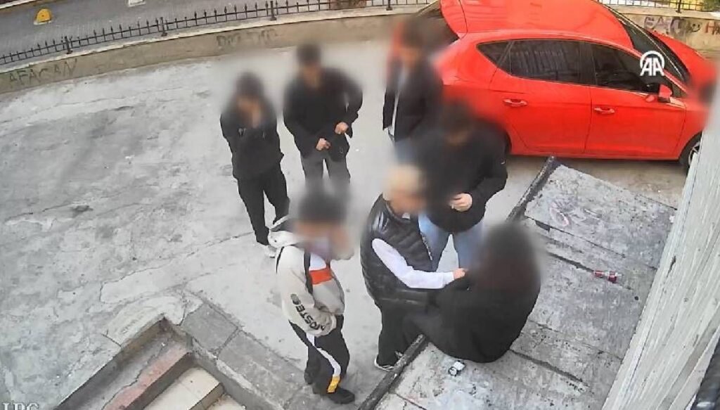 18 yaşından küçük gasp zanlısına ev hapsi