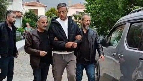 37 yıl hapis cezasıyla aranırken, kız arkadaşıyla tatilde yakalandı