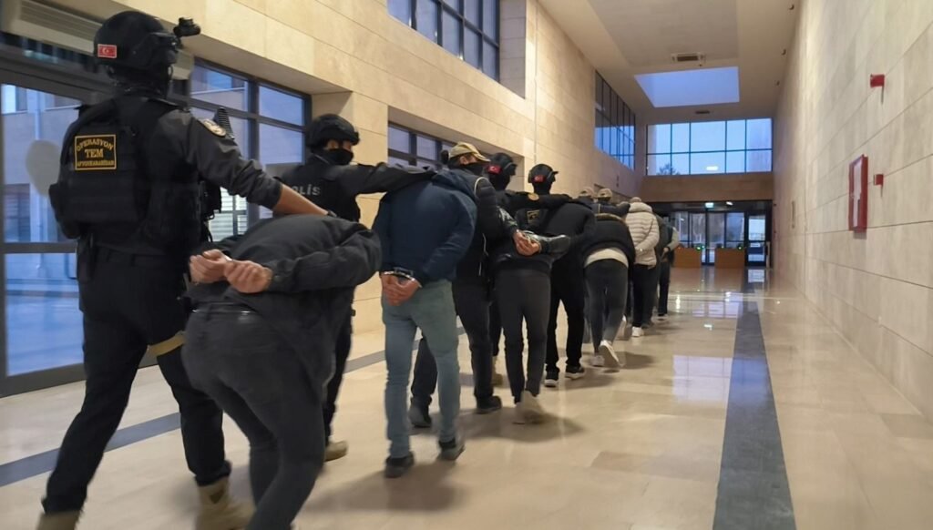 47 ilde DAEŞ operasyonu: 298 şüpheli yakalandı