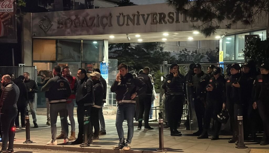 Boğaziçi Üniversitesi’ndeki olaylara ilişkin valilikten açıklama: 13 polis yaralandı, 97 gözaltı
