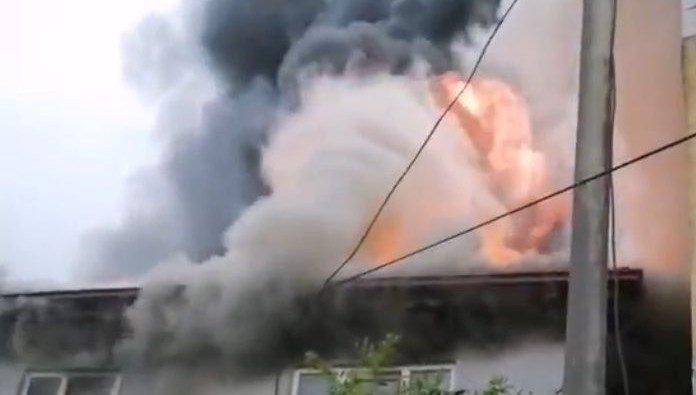 Bursa’da iki katlı evde yangın