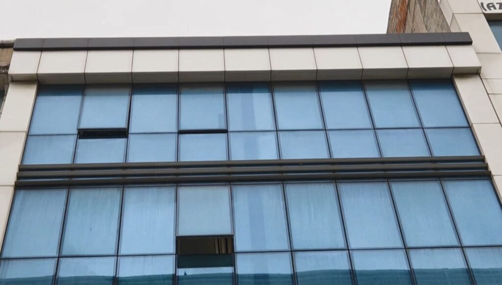 Esenyurt’ta ruhsatsız 3 klinik ve 1 muayenehane mühürlendi