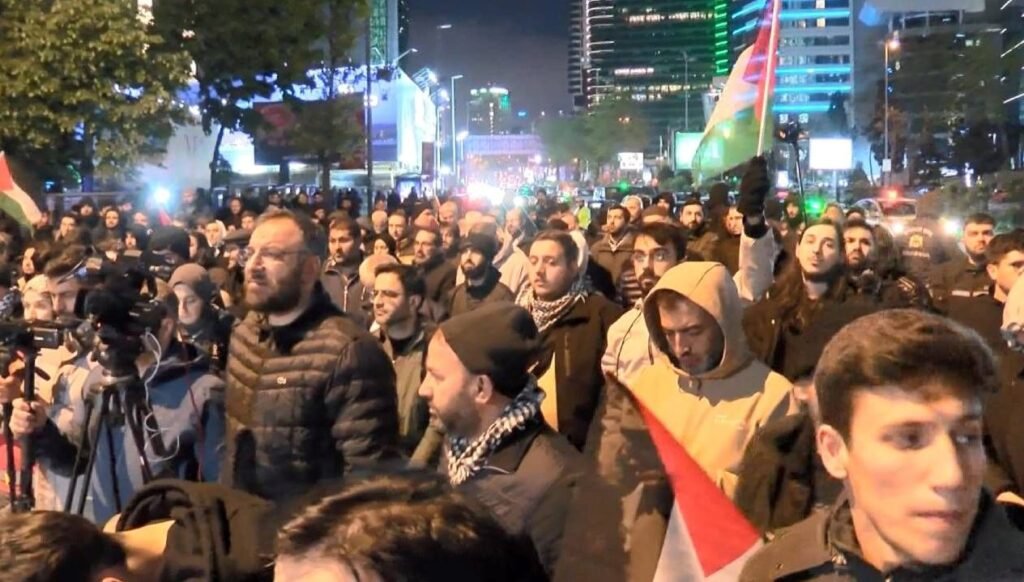 Gazze’ye giden yardım gemisine gerçekleştirilen saldırı protesto edildi