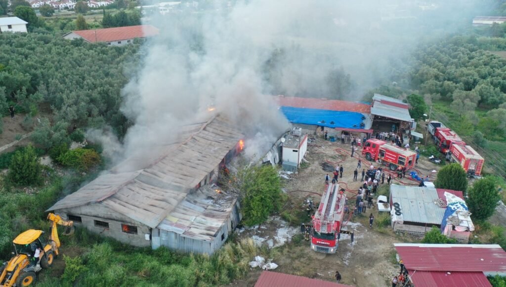 Hatay’da tekstil atölyesinde yangın