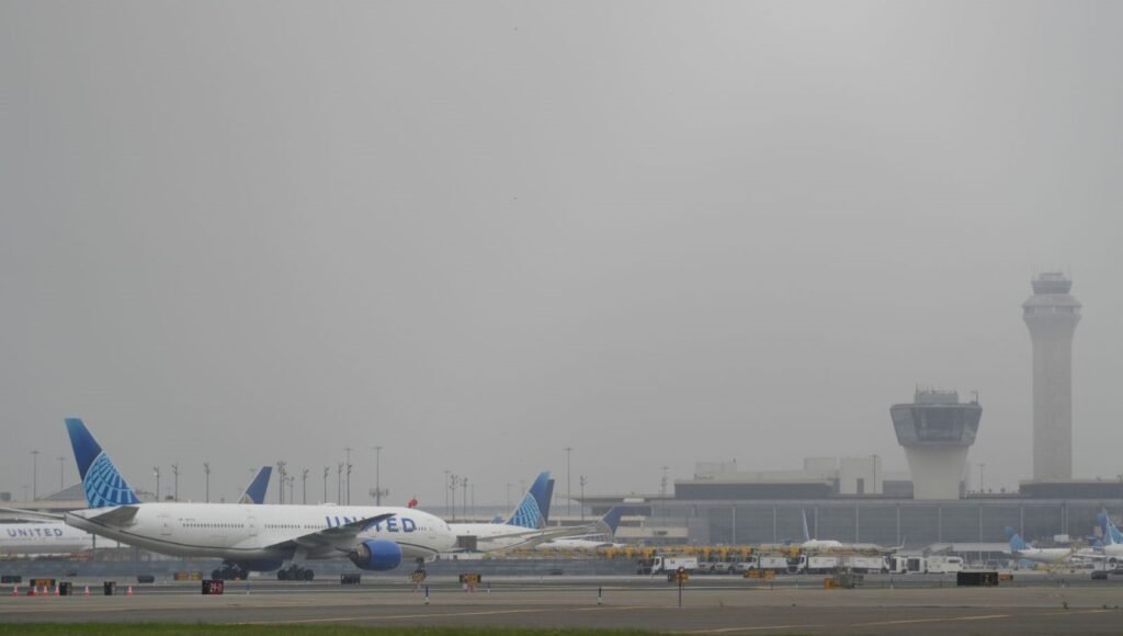 Havada kaos: Kule “kör oldu”, uçaklarla bağlantı koptu