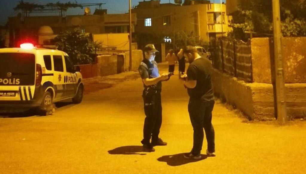 Husumetlilerinin evine ateş açıp kaçtı