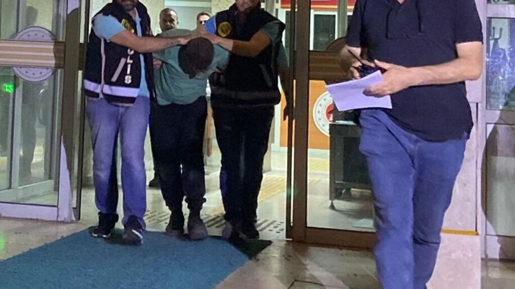 İki çocuğu ve eşi yangında ölen itfaiyeci tutuklandı: Yangından 9 dakika önce evden çıktığı belirlendi