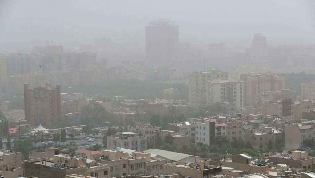 İran’da kum fırtınası: 800’den fazla kişi hastanelik oldu