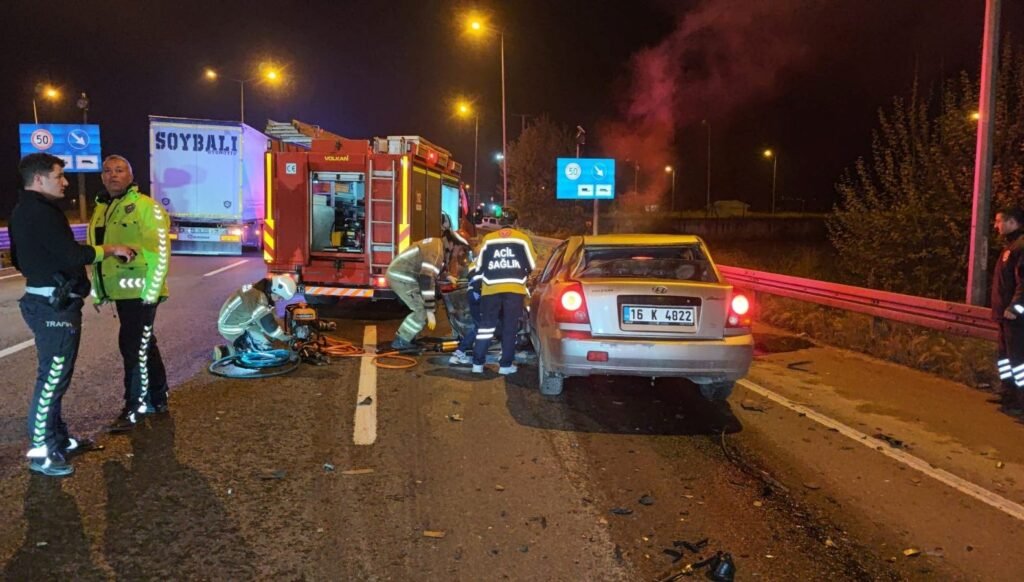 Kamyona arkadan çarpan sürücü ağır yaralandı
