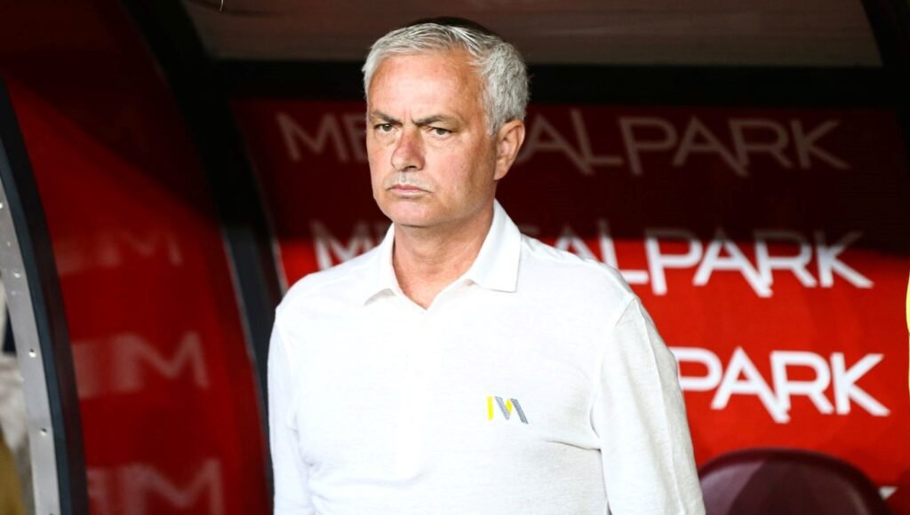 Mourinho: Kırmızı karttan sonra oyun değişti