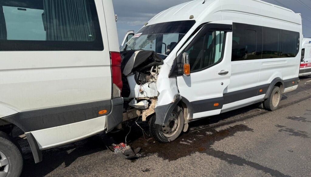 Öğretmen servisi kaza yaptı: Çok sayıda yaralı var