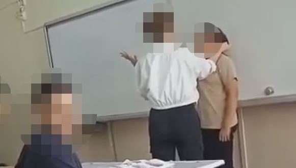 Öğretmenden öğrenciye fiziksel ve sözlü şiddet