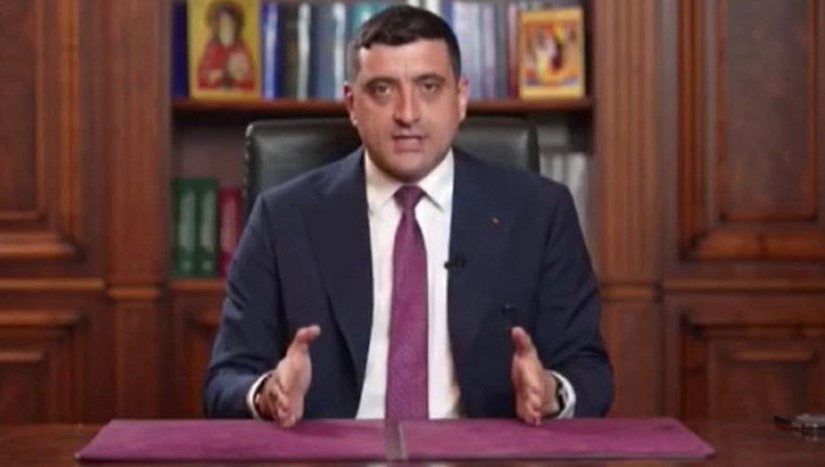 Romanya’da seçimlerde aşırı sağcı aday ilk turda önde