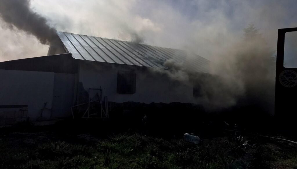 Sakarya’da yayla evinde yangın: 4 kişi dumandan etkilendi