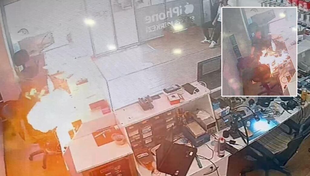 Telefon bataryası tamir sırasında patladı