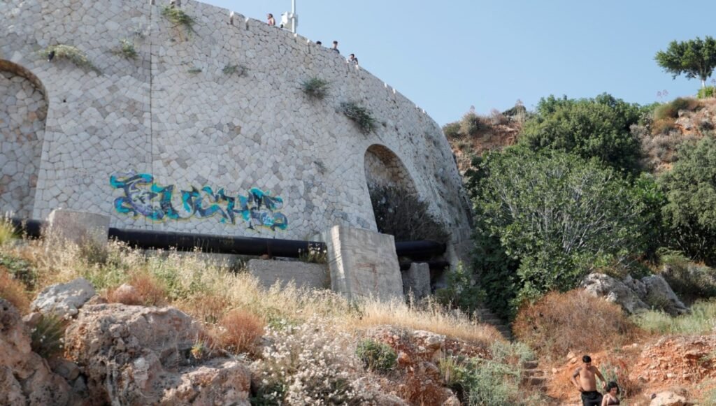 15 yaşındaki çocuğun kafasına scooter düştü