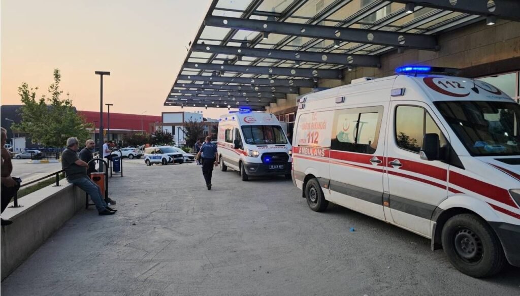 Ailelerin kavgası kanlı bitti: Muhtar öldü, 3 kişi yaralı