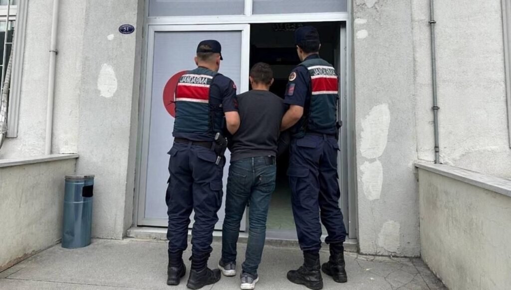 Askeri yasak bölgede yakalandı, tutuklandı