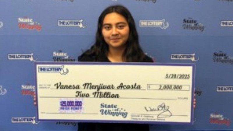 Babasının hediye ettiği piyango biletinden 2 milyon dolar kazandı