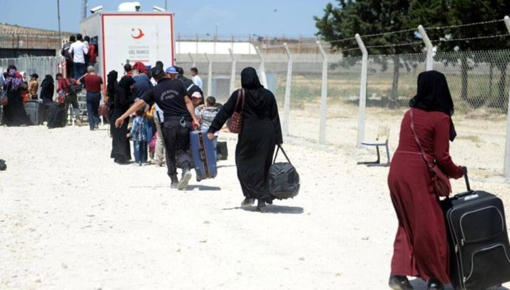 BM: Komşu ülkelerdeki 600 bin Suriyeli geri döndü