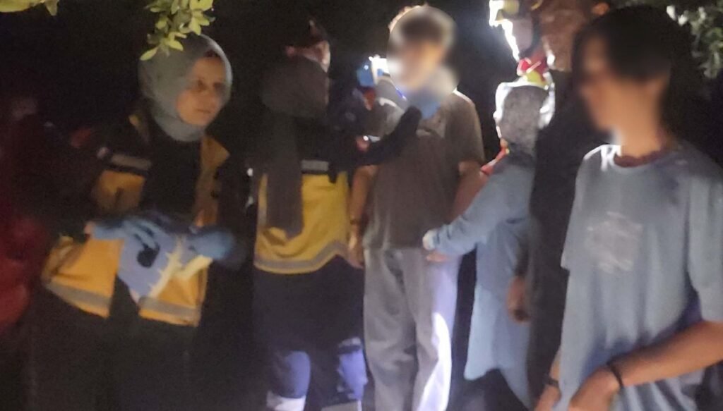 Dağda mahsur kalan 2 kardeş, 4 saat sonra kurtarıldı