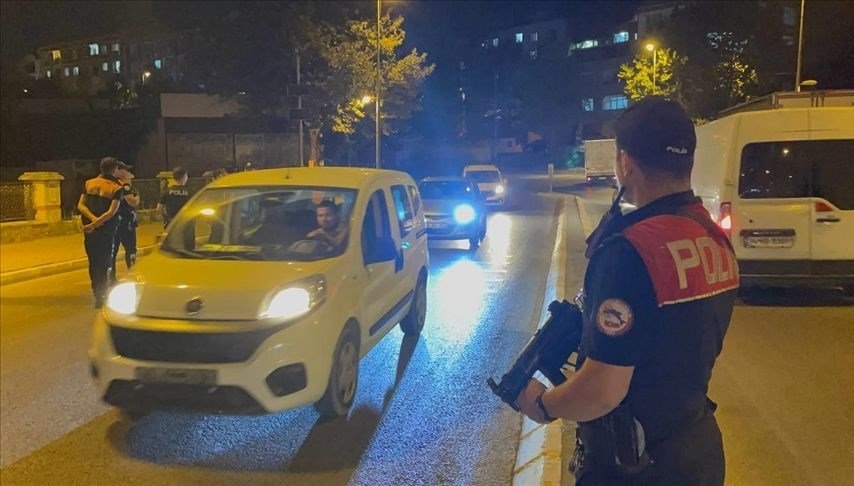 Esenyurt’ta operasyon: Pil şeklinde suikast silahlı ele geçirildi